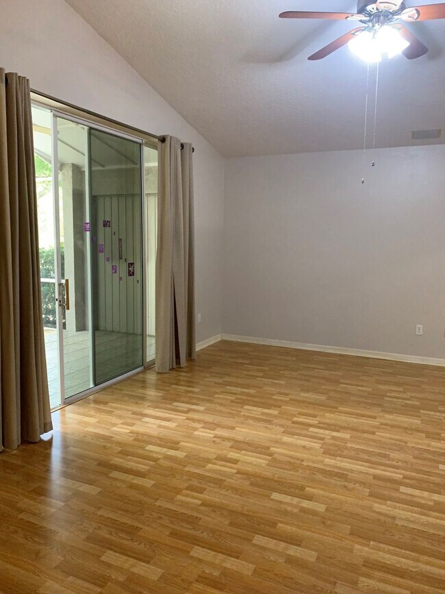 Building Photo - 3/2 Pool Home in Manderley Run