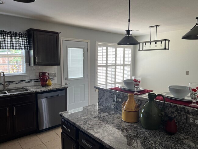 Building Photo - 455 Holts Lake Dr
