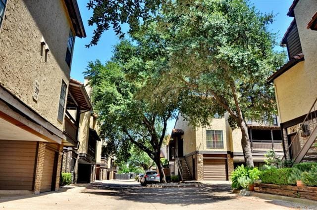 Building Photo - 5630 Spring Valley Rd