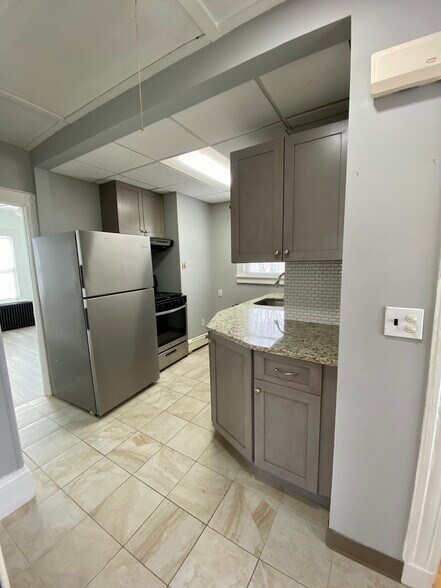 Kitchen - 26 S Maple Ave