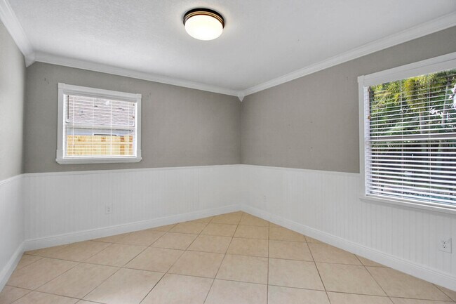 Building Photo - 7870 Blackwood Ln