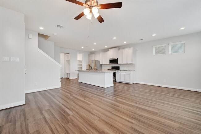 Building Photo - 9816 Magnolia Village Ln