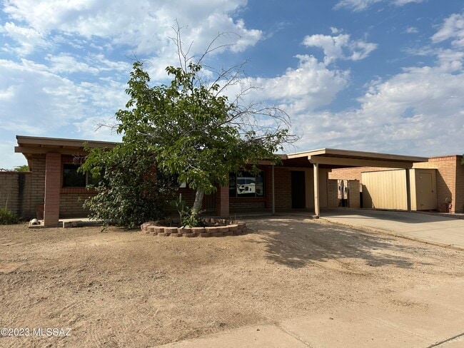 Building Photo - 7032 N Northlight Dr