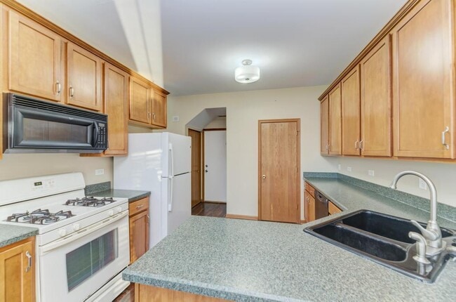 Building Photo - 5130 Freeport Ct