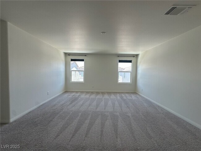 Building Photo - 6988 Sylmar Ave