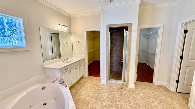 Building Photo - 9008 Arden Meadows Dr