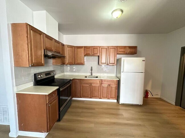 Building Photo - 1001 Arch St