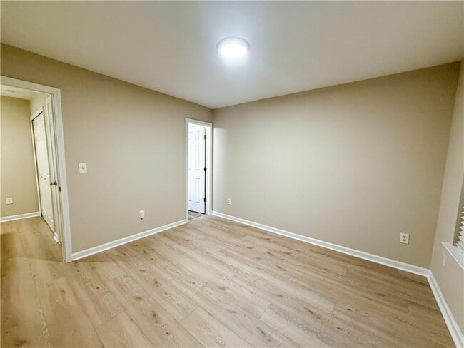 Building Photo - 1527 Cove Creek Cir