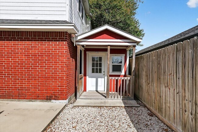 Building Photo - 8114 Etienne Dr