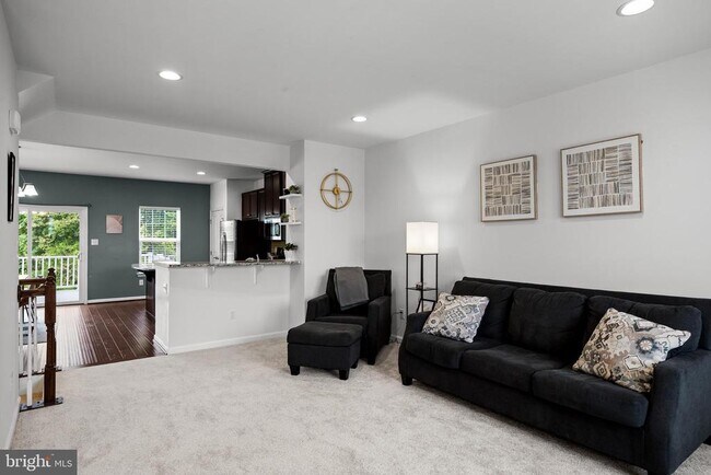 Building Photo - 70 Benford Ln