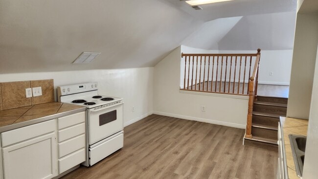 Building Photo - 773 S 400 E