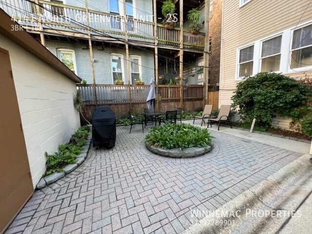 Building Photo - 4141 N Greenview Ave