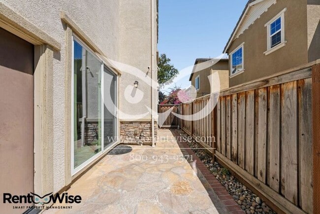 Building Photo - 1548 Glenn St