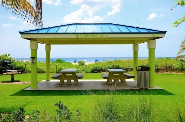 Building Photo - 1690 NE 25th Ave