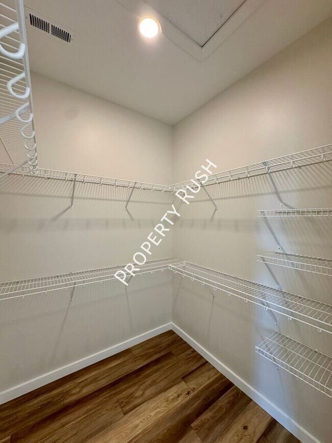 Building Photo - 1865 Zeta Way