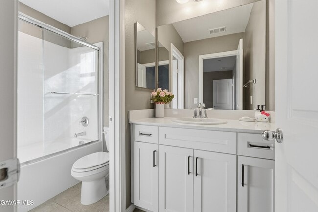 Building Photo - 41638 Cielo Vista Dr