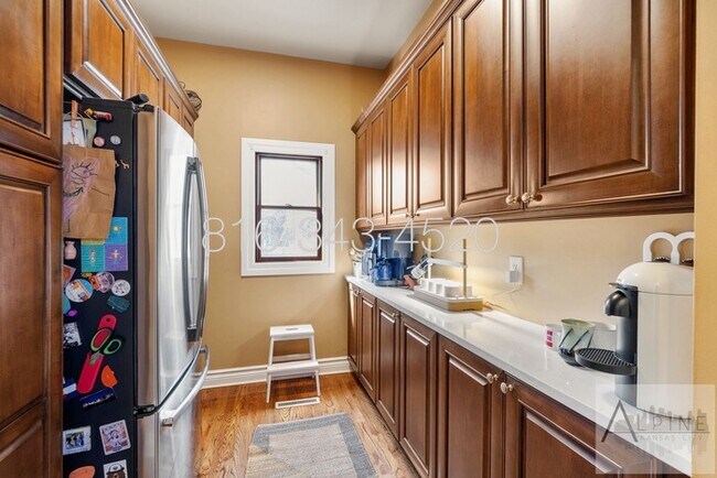 Building Photo - Indoor Pool! FULLY Furnished Short or Mid Term Rental