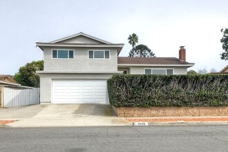 Building Photo - 4Bed/2Bath Remodeled Home in Carlsbad with a Pool~ Trieste