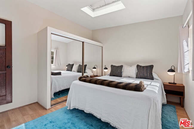Building Photo - 607 N Gramercy Pl