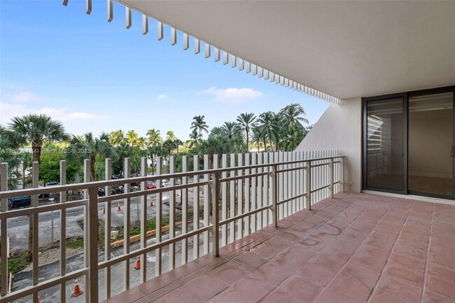 Building Photo - 1 Grove Isle Dr
