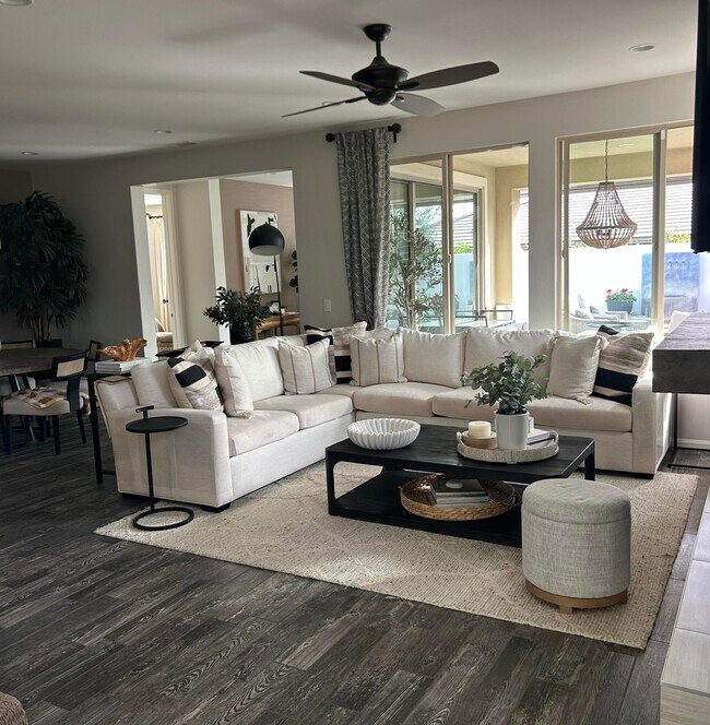 Building Photo - 51234 Longmeadow St