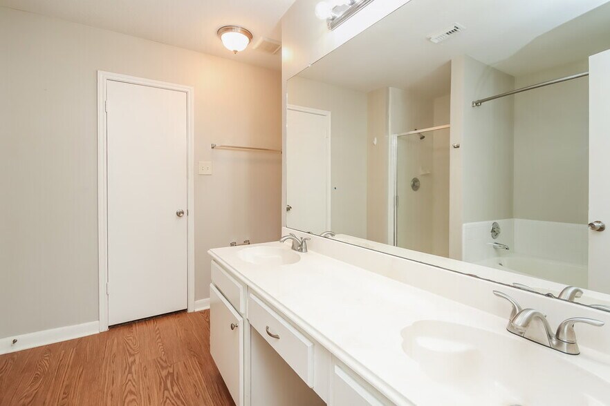Building Photo - 16115 Purpleridge Ct