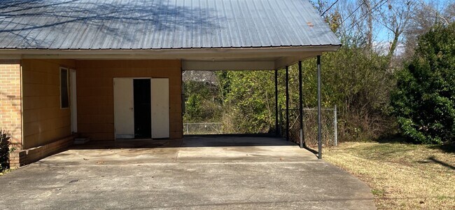 Building Photo - Home for rent in Center Point!!! COMING SOON!