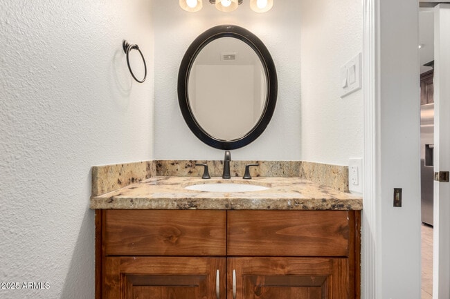 Building Photo - 5031 E Pershing Ave