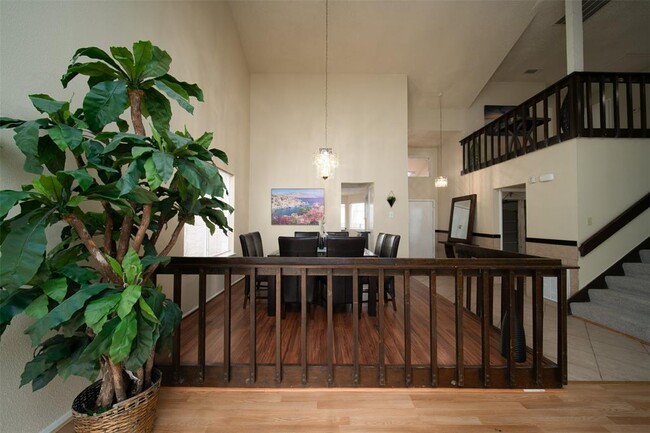 Building Photo - 10619 Chapel Hill Dr