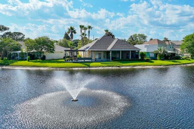 Building Photo - Gorgeous 3B/2.5B Home in Emerald Lakes Gat...