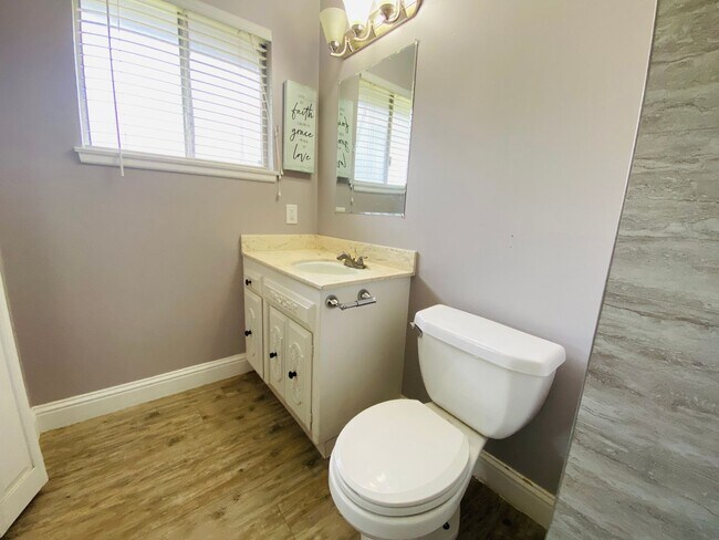 Building Photo - $2,100 Cedar & Bullard, 3 Bedroom Home - N...