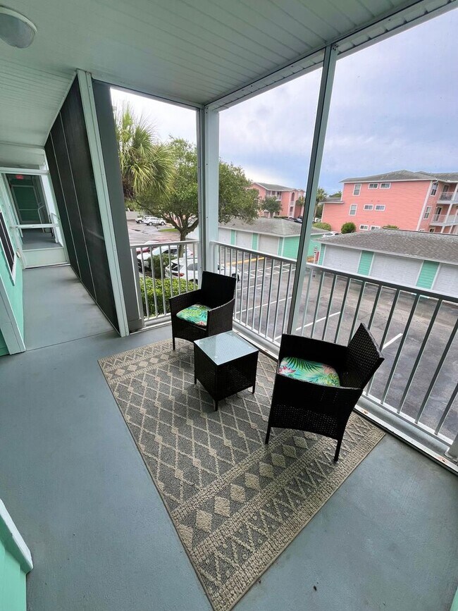Building Photo - Anastasia Island Condo for Rent! ONE CAR GARAGE UNIT INCLUDED!