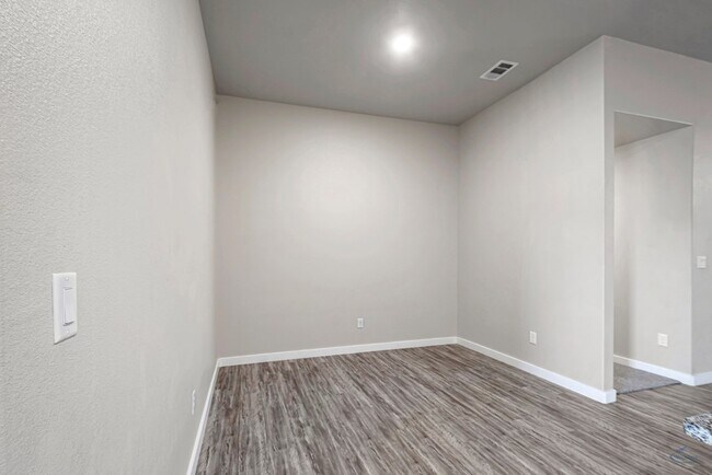 Building Photo - 1306 E 94th St