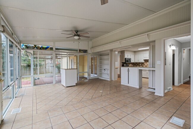 Building Photo - Lovely Single Family Home