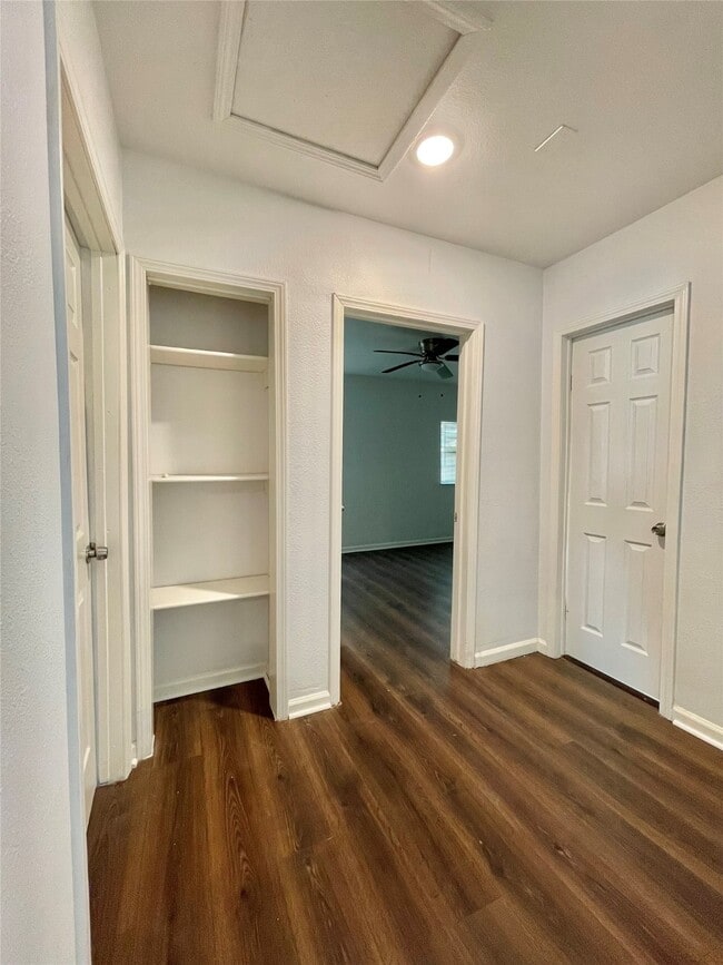 Building Photo - 1755 W 6th St