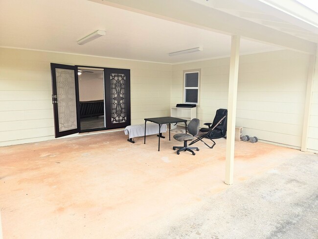 Building Photo - Mililani Town Completely Renovated 3 Bedro...