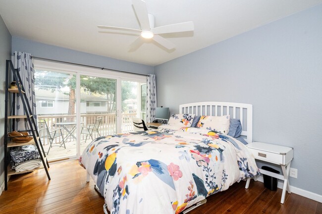 Building Photo - Charming 2bd, 1ba Condo in Mountain View