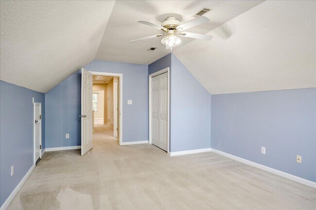 Building Photo - 3892 Beaver Brook Dr