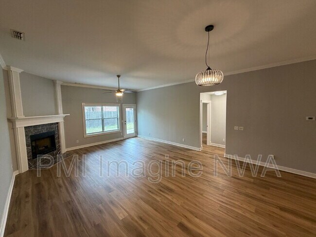 Building Photo - 88 E Cydnee St