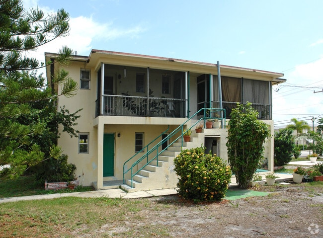 Building Photo - 115 Lucerne Ave