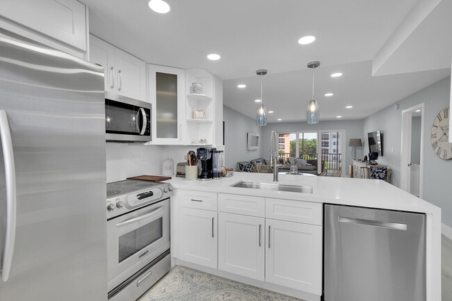 Building Photo - 2871 N Ocean Blvd