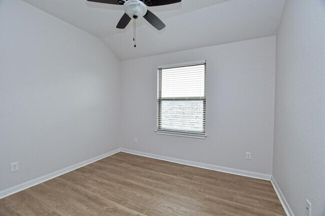 Building Photo - 5671 Corsica Loop