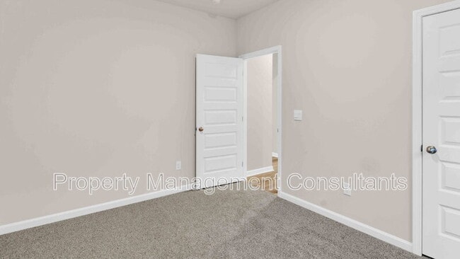 Building Photo - 319 Murphy Ln