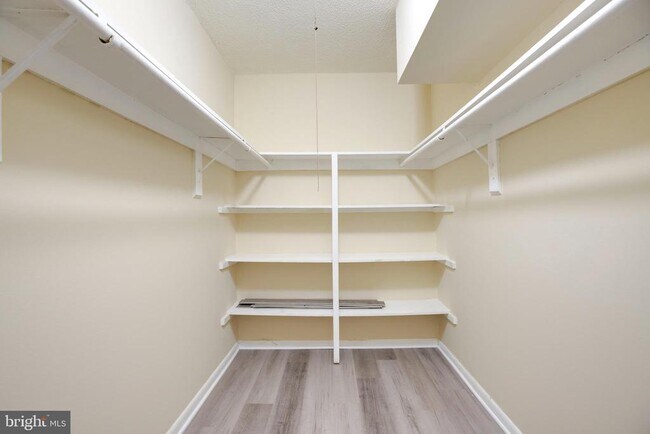 Building Photo - 10725 West Dr