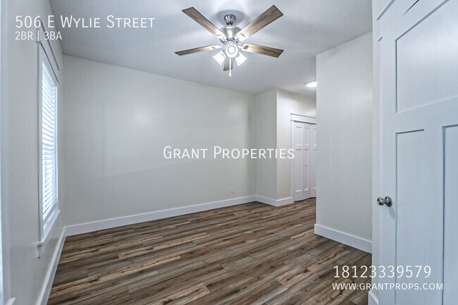 Building Photo - 506 E Wylie St