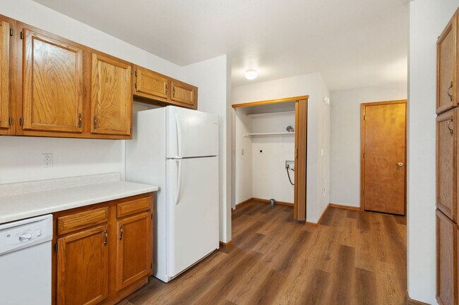 Building Photo - 3-Bedroom Ranch Home Close to Downtown Wellington