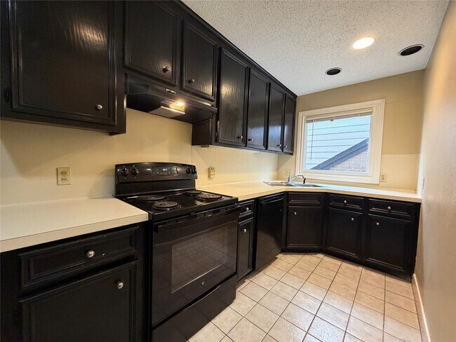 Building Photo - 1901 Brun St