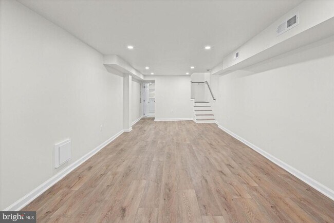 Building Photo - 1723 E Lombard St