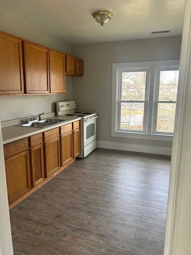 Primary Photo - 204 N Water St