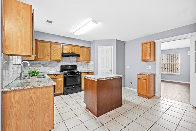 Building Photo - 1814 Hall Ridge Trace Ln